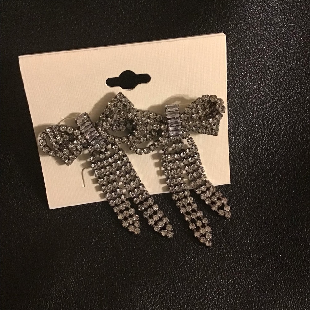 Ladies Diamond accent Earrings